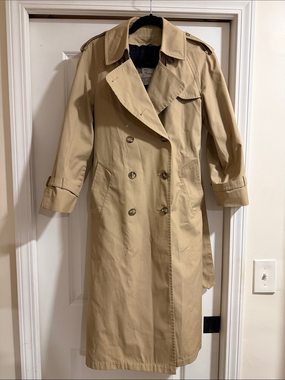 Women's Vintage London Fog Double-Breasted Trench Coat – Classic Tailored Style